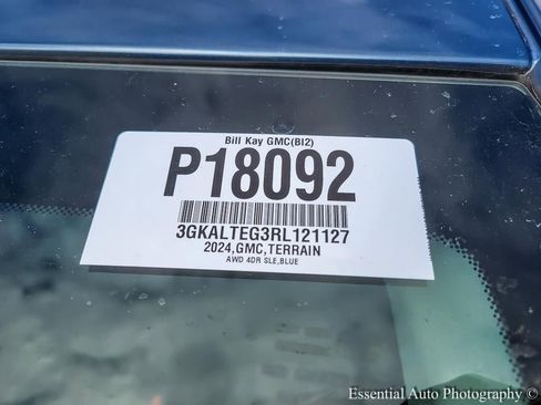 Used 2024 GMC Terrain SLE w/ Driver Convenience Package image 26