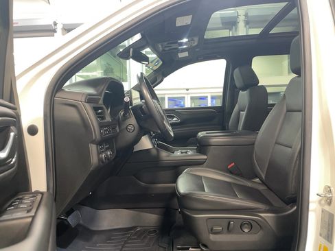 Used 2022 Chevrolet Tahoe LT w/ LT Signature Plus Package image 4