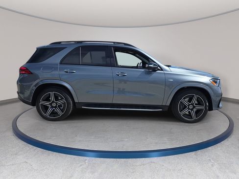 Used 2025 Mercedes-Benz GLE 450e 4MATIC image 5