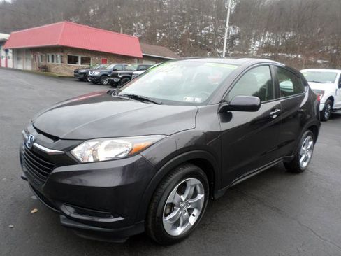 Used 2017 Honda HR-V LX image 3