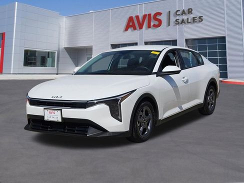 Used 2025 Kia K4 LXS FWD image 1