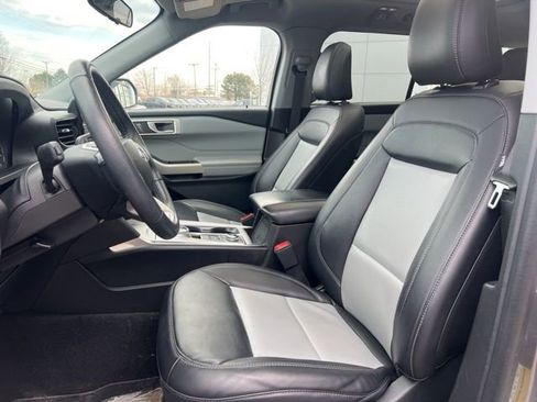 Used 2023 Ford Explorer XLT w/ Equipment Group 202A image 22