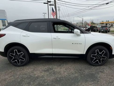 Used 2023 Chevrolet Blazer RS w/ Enhanced Convenience Package image 9