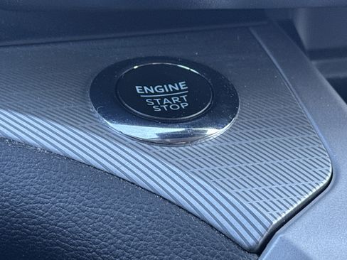 Used 2023 Ford Explorer XLT w/ Equipment Group 202A image 15