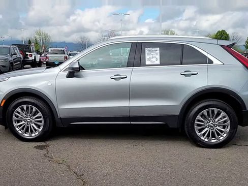 Used 2024 Cadillac XT4 Premium Luxury AWD/4WD image 5