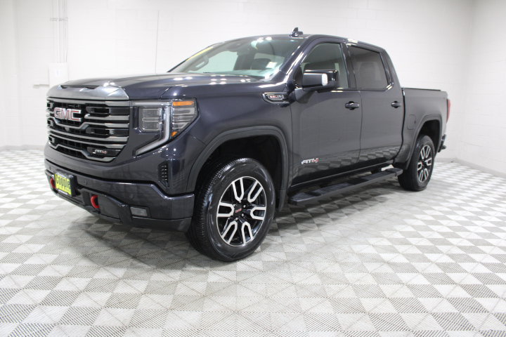 Used 2023 GMC Sierra 1500 AT4 w/ AT4 Preferred Package AWD/4WD image 7
