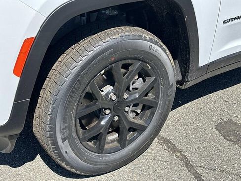 New 2026 Jeep Grand Cherokee L 4WD image 7