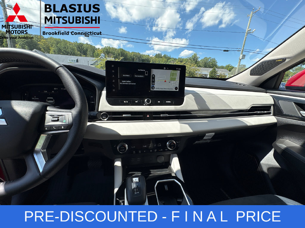Used 2025 Mitsubishi Outlander SE AWD/4WD image 22
