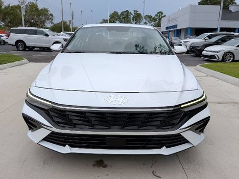 Certified 2025 Hyundai Elantra SEL FWD image 7