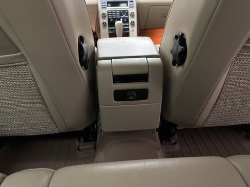 Used 2008 Volvo XC70 3.2 image 18