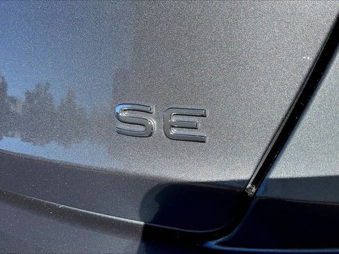 Certified 2023 Volkswagen Jetta SE image 7