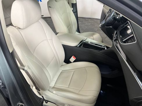 Certified 2023 Buick Enclave Essence w/ Experience Buick Package AWD/4WD image 12