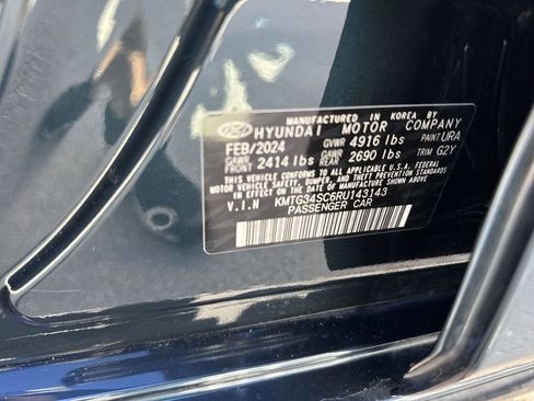 Used 2024 Genesis G70 2.5T AWD/4WD image 60