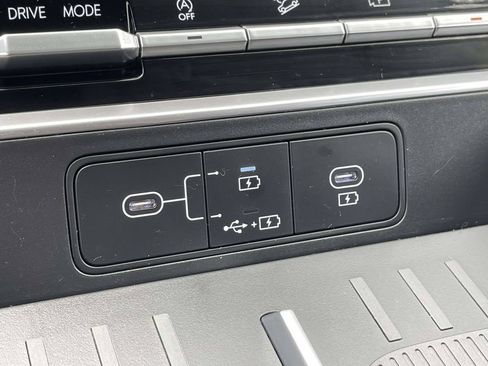 Certified 2025 Hyundai Santa Fe SE FWD image 19