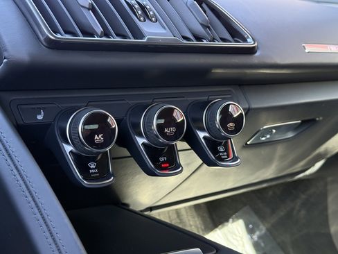 Used 2021 Audi R8 V10 image 23
