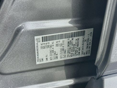 Used 2025 Nissan Rogue S FWD image 12