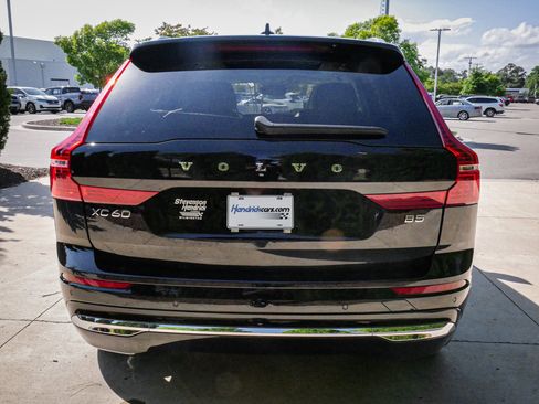 Used 2022 Volvo XC60 B5 Inscription w/ Advanced Package FWD image 9