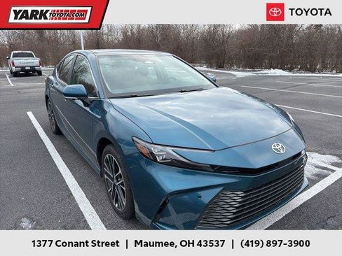 Certified 2025 Toyota Camry XLE image 1