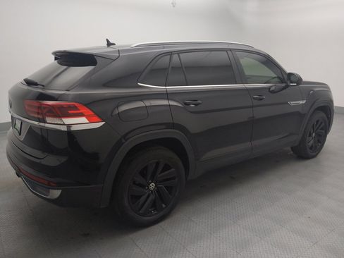 Used 2022 Volkswagen Atlas Cross Sport SE w/ Panoramic Sunroof Package FWD image 10