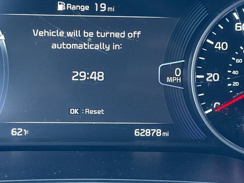 Certified 2022 Kia Seltos SX w/ Sunroof Package AWD/4WD image 29