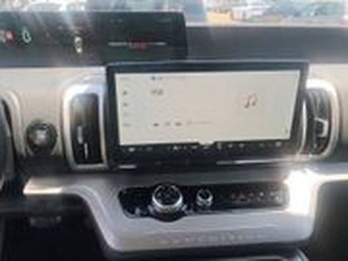 Used 2025 Ford Expedition Active AWD/4WD image 10