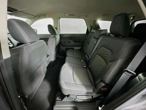 Used 2024 Nissan Pathfinder SV image 27