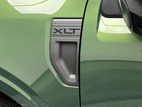 New 2025 Ford Maverick XLT w/ XLT Luxury Package image 29