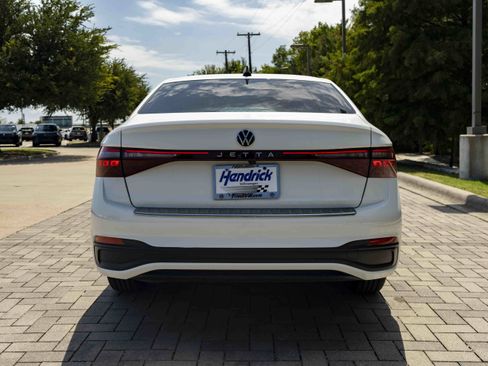 Certified 2025 Volkswagen Jetta S FWD image 7