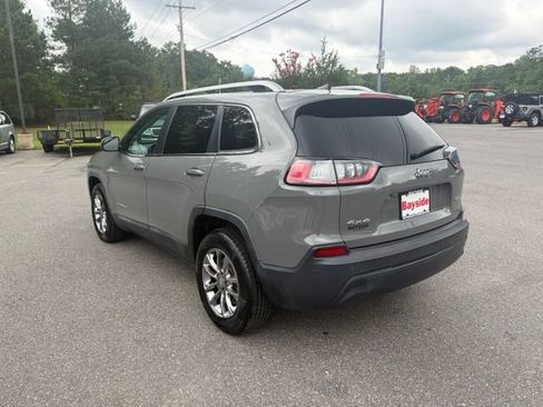 Used 2019 Jeep Cherokee Latitude Plus w/ Comfort/Convenience Group AWD/4WD image 15