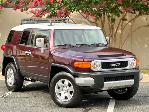 Used 2007 Toyota FJ Cruiser 4WD image 3