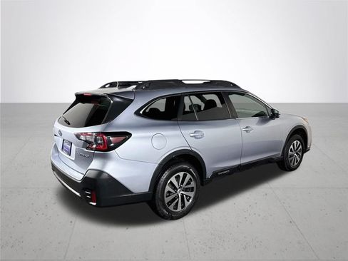 Used 2022 Subaru Outback Premium AWD/4WD image 6