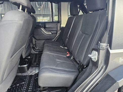 Used 2018 Jeep Wrangler Unlimited Sport image 26