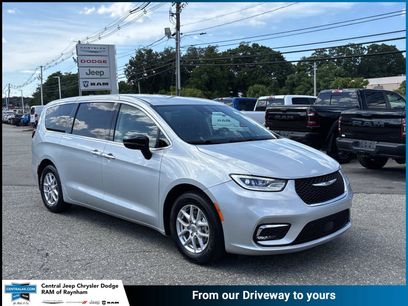 Certified 2024 Chrysler Pacifica Touring-L