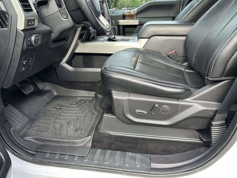 Used 2018 Ford F150 Lariat w/ Equipment Group 502A Luxury AWD/4WD image 19