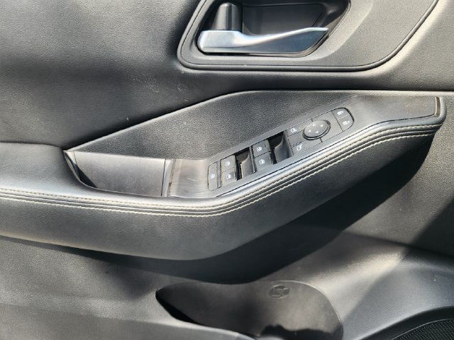 Used 2025 Nissan Rogue SV AWD/4WD image 21