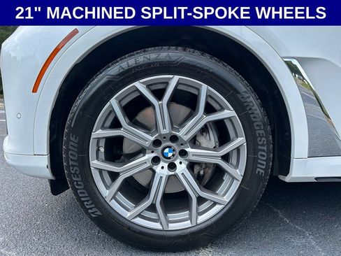 Used 2022 BMW X7 xDrive40i w/ Premium Package AWD/4WD image 11
