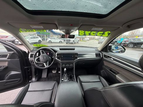 Used 2022 Volkswagen Atlas SEL R-Line AWD/4WD image 24