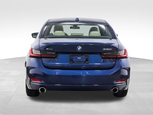 Used 2023 BMW 330i xDrive Sedan w/ Premium Package image 4