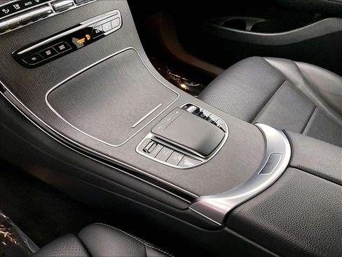 Used 2022 Mercedes-Benz GLC 300 image 15