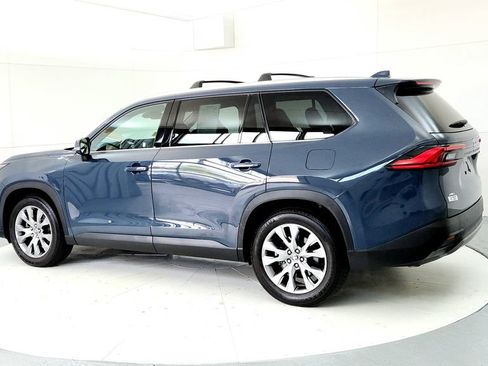 Certified 2024 Toyota Grand Highlander AWD image 4