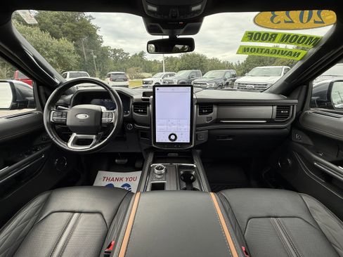 Used 2023 Ford Expedition Max Platinum image 12