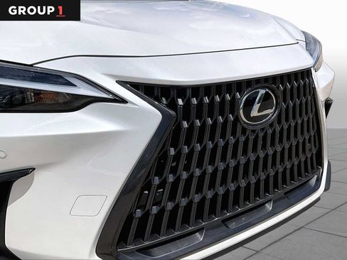 Used 2025 Lexus NX 250 FWD w/ Towing Package (2000 Lbs) image 27