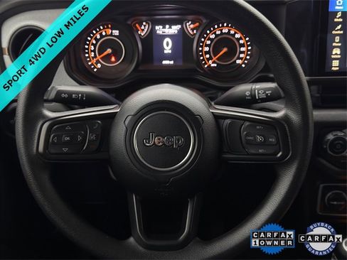 Used 2025 Jeep Gladiator Sport image 13