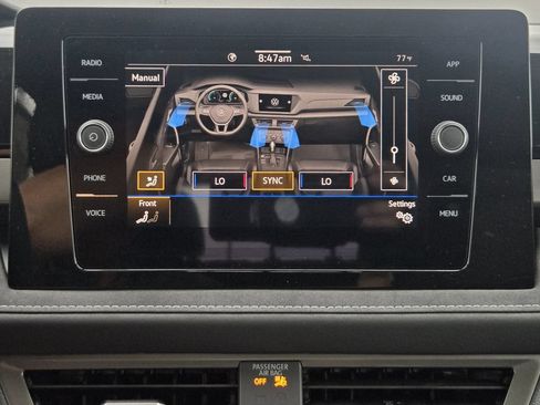 New 2026 Volkswagen Taos SE FWD image 18