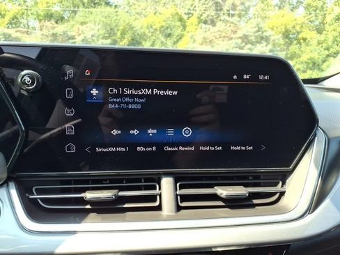 Used 2024 Chevrolet Trax LT w/ Driver Confidence Package FWD image 17