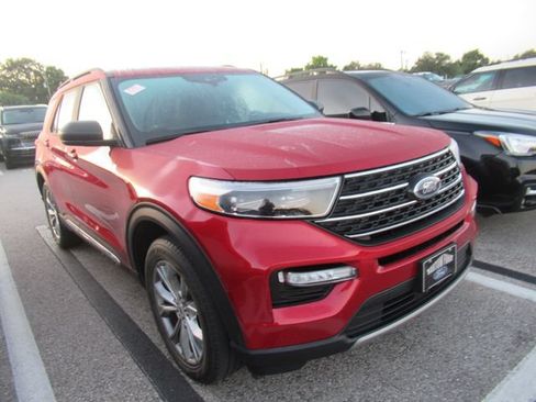 Used 2022 Ford Explorer XLT w/ Equipment Group 202A RWD image 1