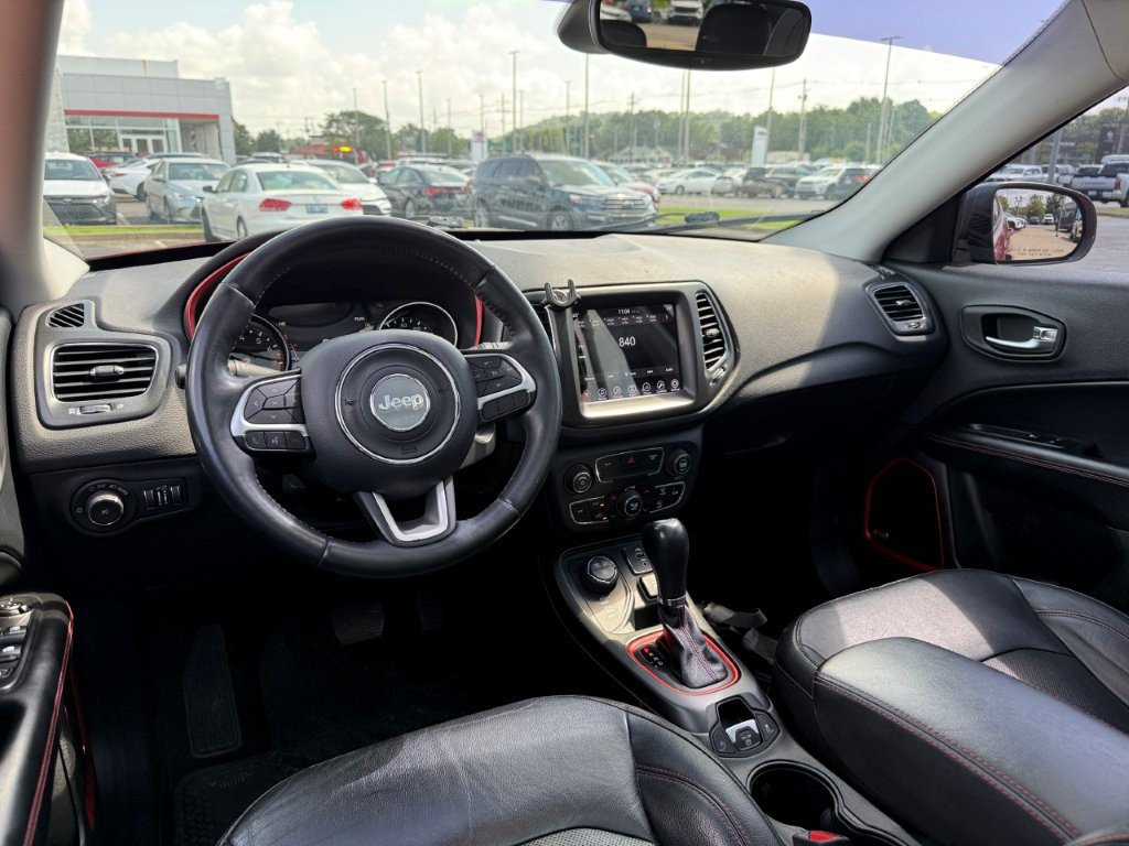 Used 2017 Jeep Compass Trailhawk w/ Leather Interior Group AWD/4WD image 18