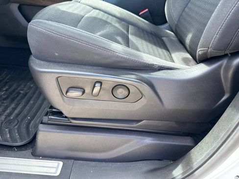 Used 2023 Chevrolet Silverado 1500 LT RWD image 12