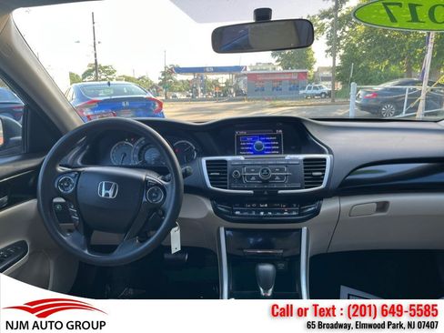 Used 2017 Honda Accord LX image 39