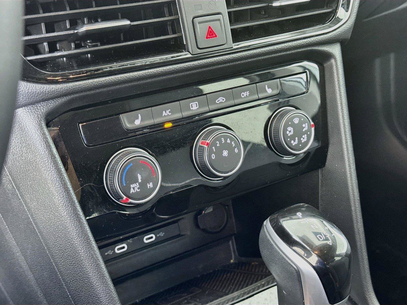 Certified 2023 Volkswagen Taos SE AWD/4WD image 15